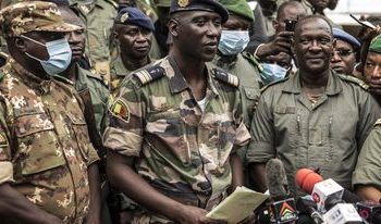 Les putschistes maliens face à la pression internationale